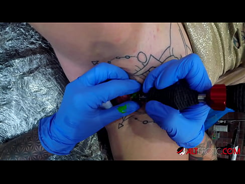 ❤️ Extremely tattooed hottie Sully Savage got a tattoo on her clitoris ❌ Fucking at porn en-us.xxxtun.ru